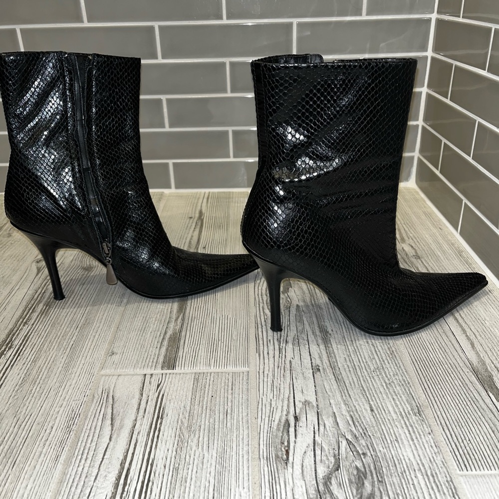 Linea Paolo black leather pointed toe bootie size 8.5 - Picture 4 of 14